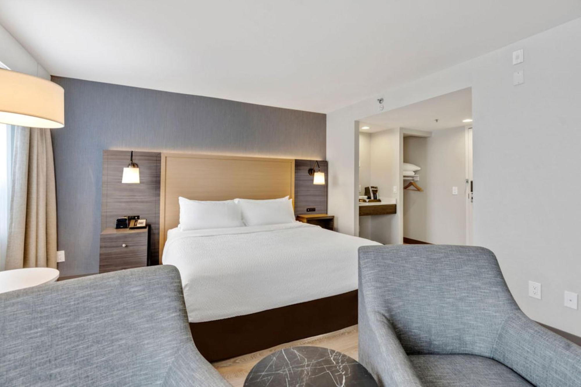 Holiday Inn & Suites Ottawa Kanata By Ihg Exteriör bild