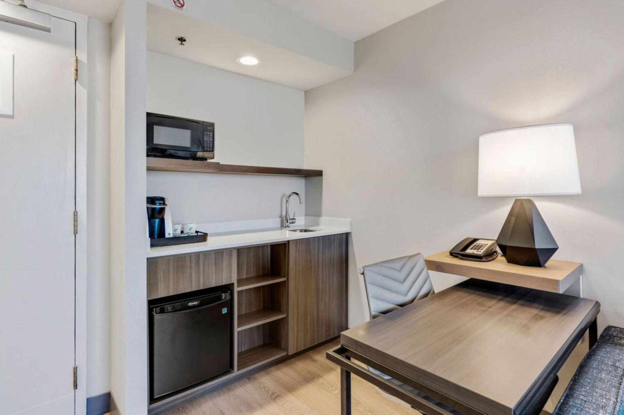 Holiday Inn & Suites Ottawa Kanata By Ihg Exteriör bild
