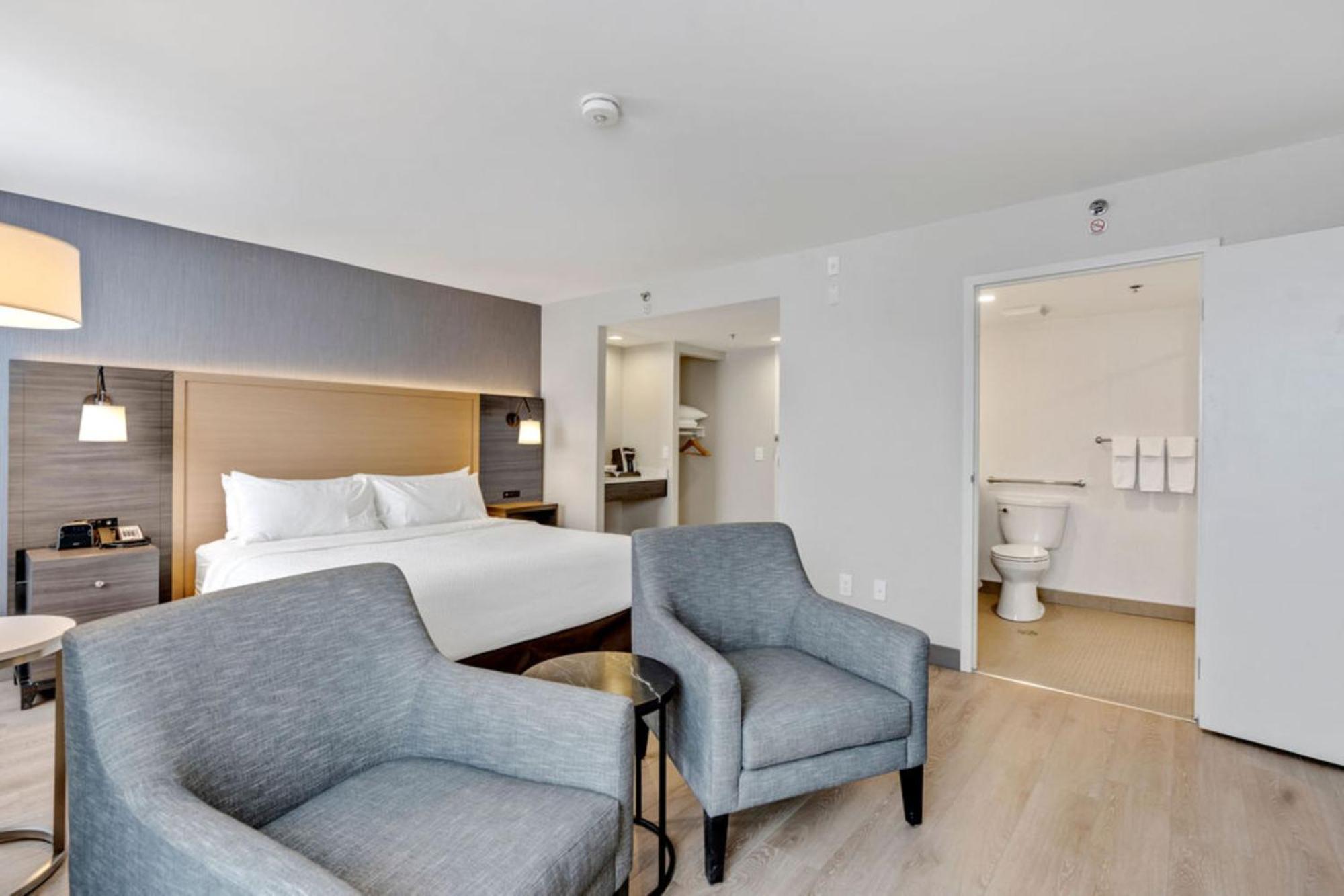 Holiday Inn & Suites Ottawa Kanata By Ihg Exteriör bild