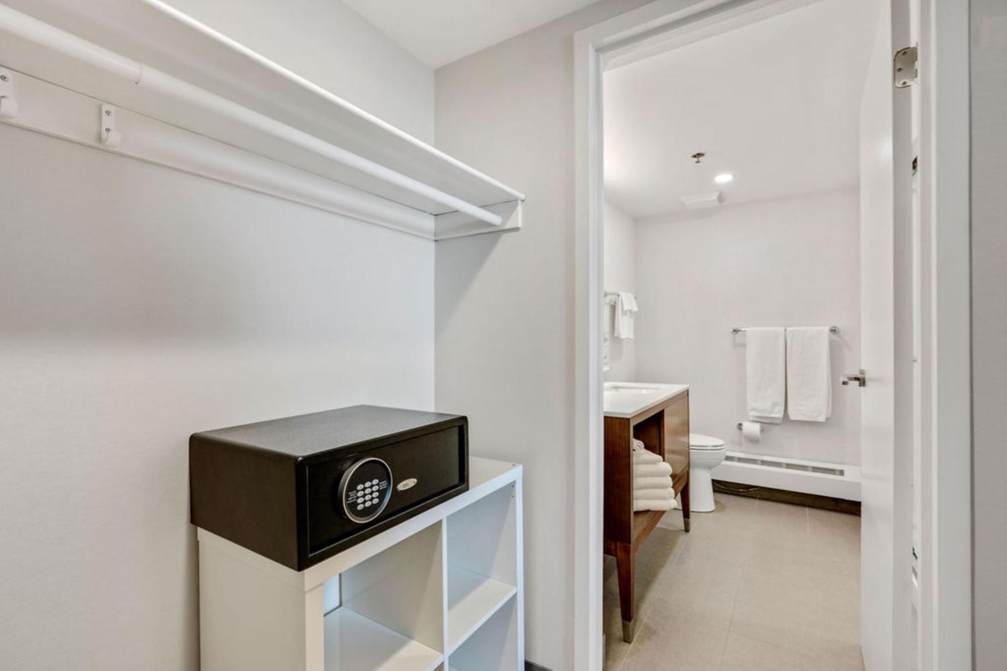 Holiday Inn & Suites Ottawa Kanata By Ihg Exteriör bild