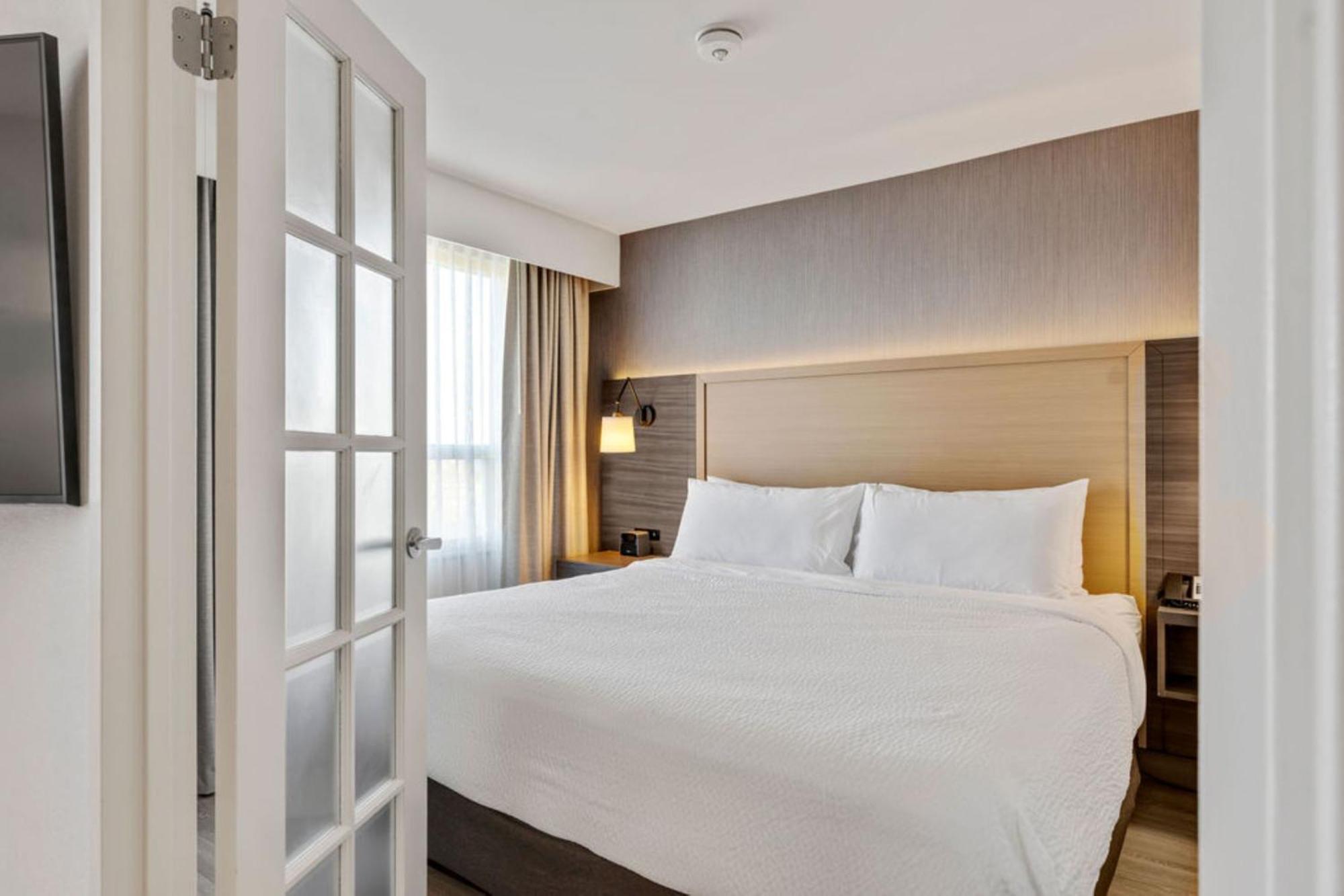 Holiday Inn & Suites Ottawa Kanata By Ihg Exteriör bild